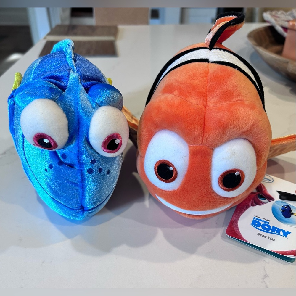 NWT, DISNEY STORE FINDING NEMO DORY AND NEMO PLUSH SET